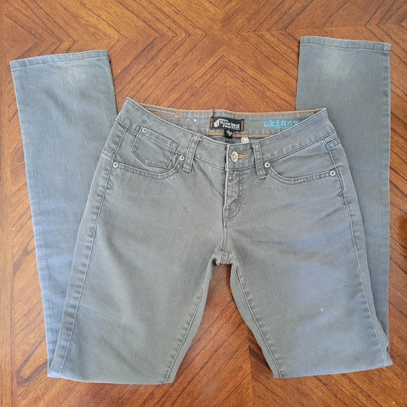 🥳SALE🥳 Volcom Gray Denim Jeans!❤️ NWOT! Size 3. - Picture 5 of 5